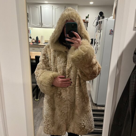 Nuage Fake Fur Jacket with Hood, size L/XL - Picture 5 of 5
